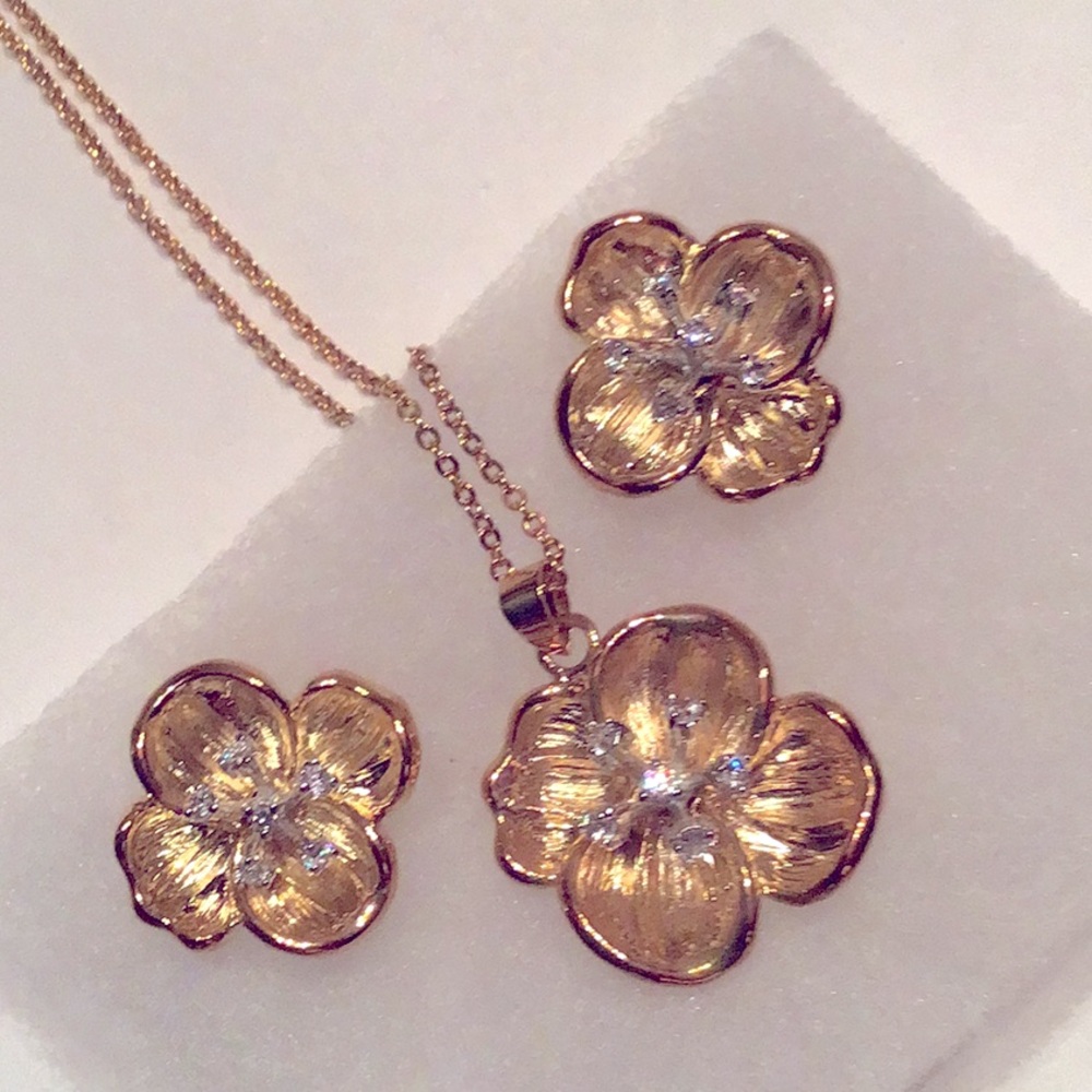 New Dogwood Necklace & Earring Set